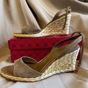 Tory Burch Women's Raffia Wedge Sandal Brown Wedge Leather Buckle Size 10.5 NIB